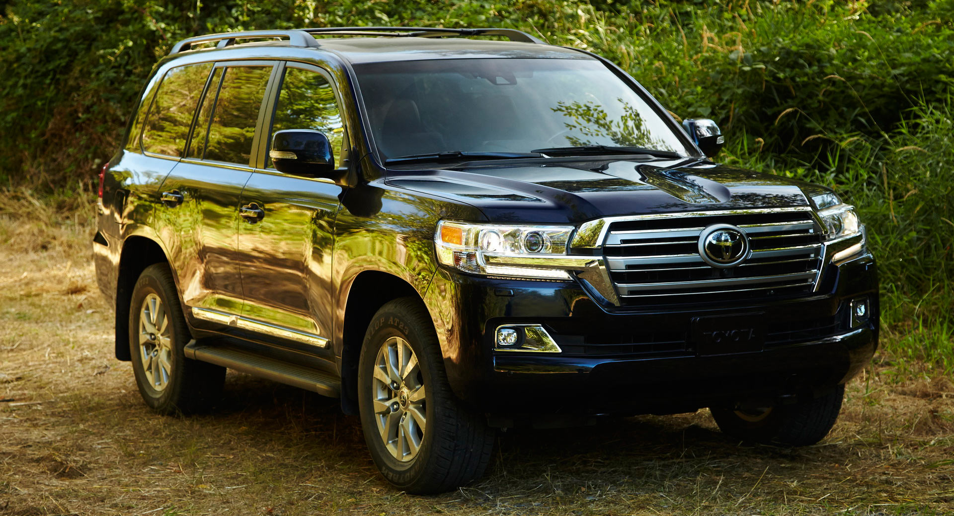 Land Cruiser V8 chauffeur vehicle